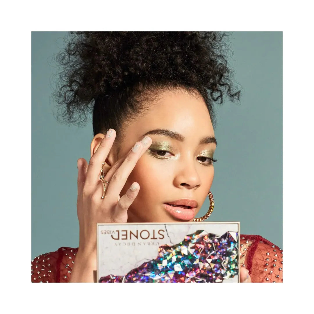 URBAN DECAY Stoned Vibes Eyeshadow Palette