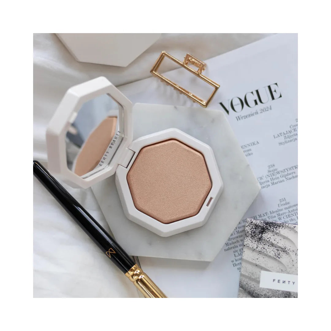FENTY BEAUTY Demi'glow Light-Diffusing Highlighter