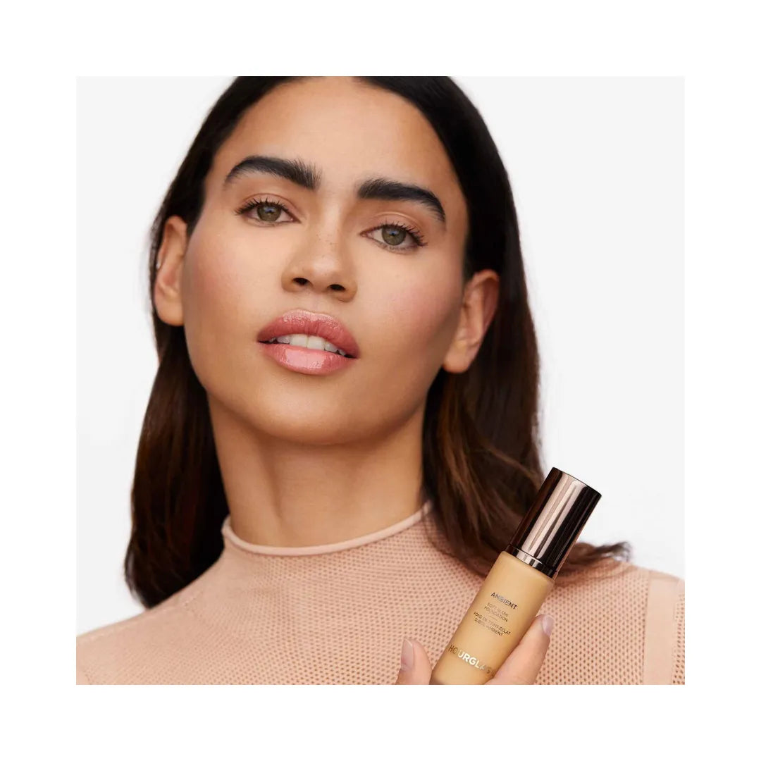 HOURGLASS Ambient Soft Glow Foundation