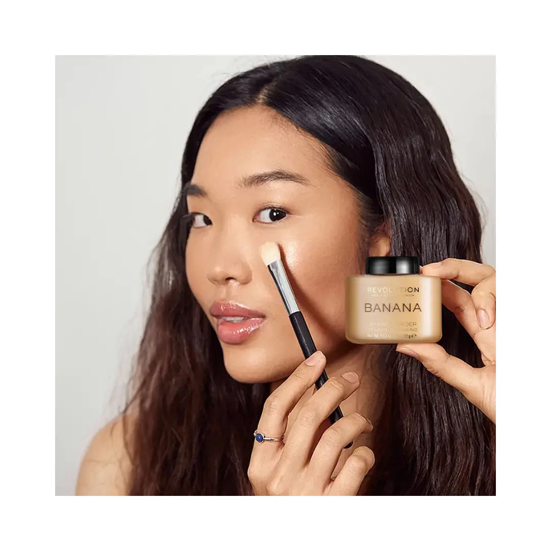 REVOLUTION BEAUTY Luxury Banana Powder