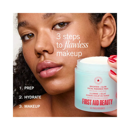 FIRST AID BEAUTY Brighten + Glow Facial Radiance Pads