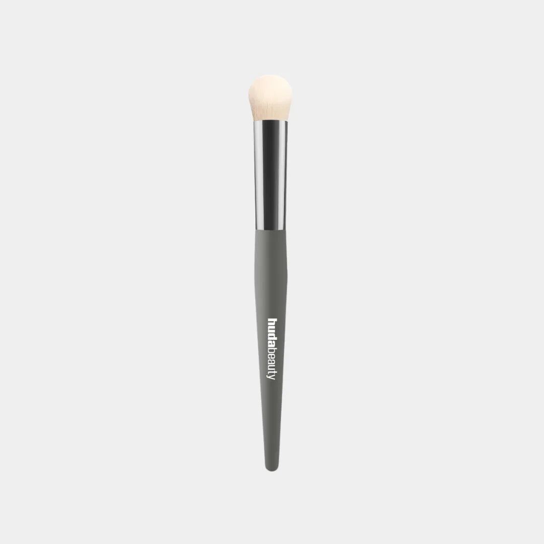 HUDA BEAUTY Undereye Buff Brush