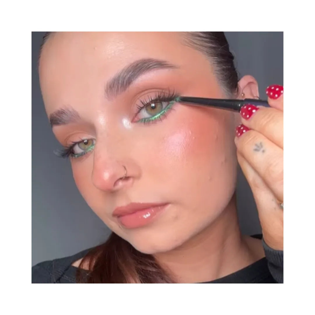 SEPHORA COLLECTION 12h Colorful Special Effects Multichrome Retractable Eyeliner - Green Aurora