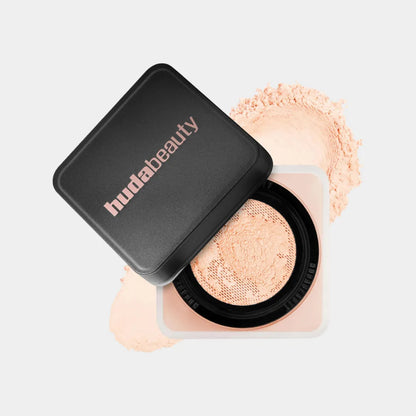 HUDA BEAUTY Easy Bake Loose Baking & Setting Powder
